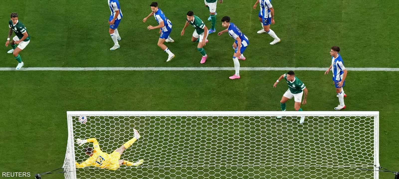 حارس بورتو أحبط محاولات بالميراس للتسجيل