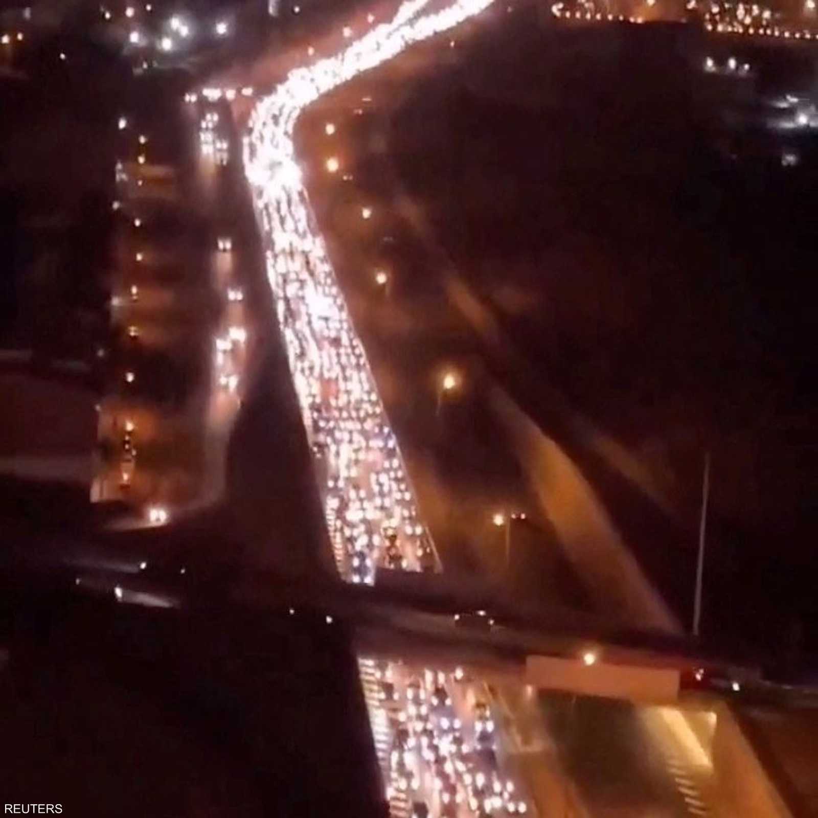 زحام مروري في الطريق الخارج من طهران ليلة الإثنين