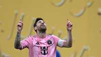 ميسي قاد فريقه للاقتراب من التأهل لدور الـ16
