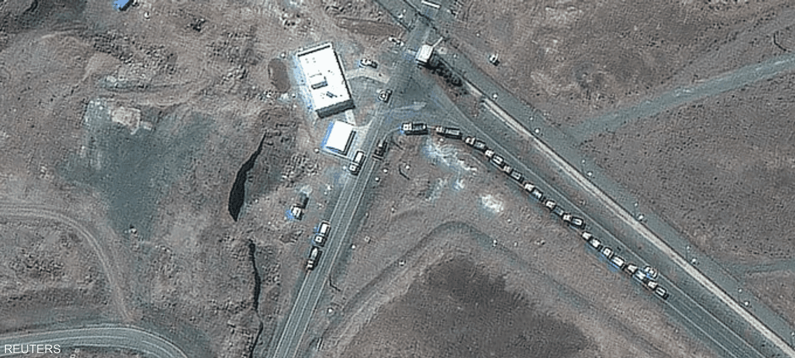 كشفت الصور عن وجود شاحنات قرب مدخل "فوردو"