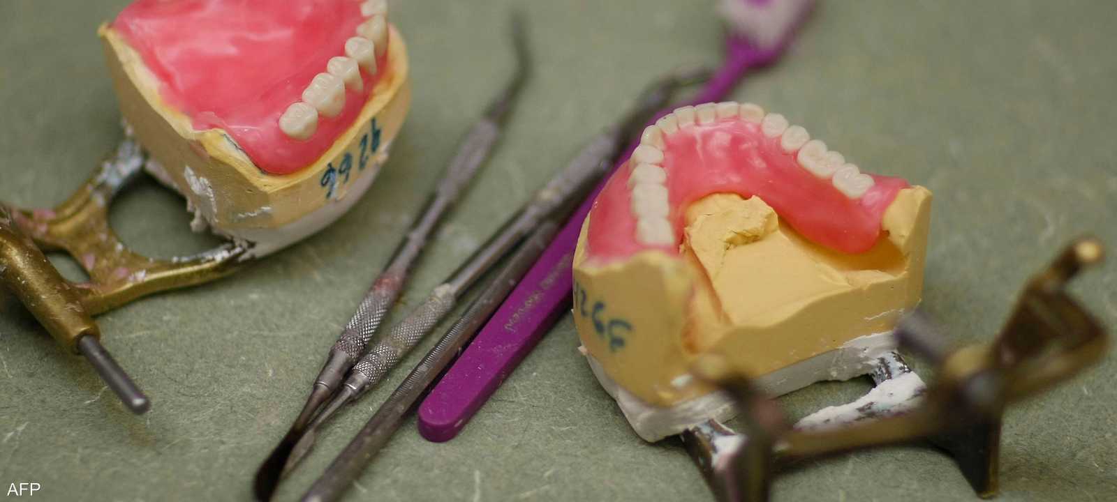 نسبة كبيرة من كبار السن يفقدون أسنانهم تماما مع تقدم العمر