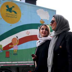 سكان طهران بعد إعلان وقف إطلاق النار