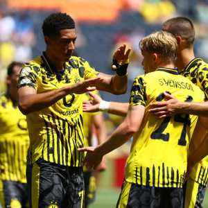 دورتموند تصدر مجموعته