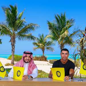 رونالدو وقع عقدا جديدا مع النصر