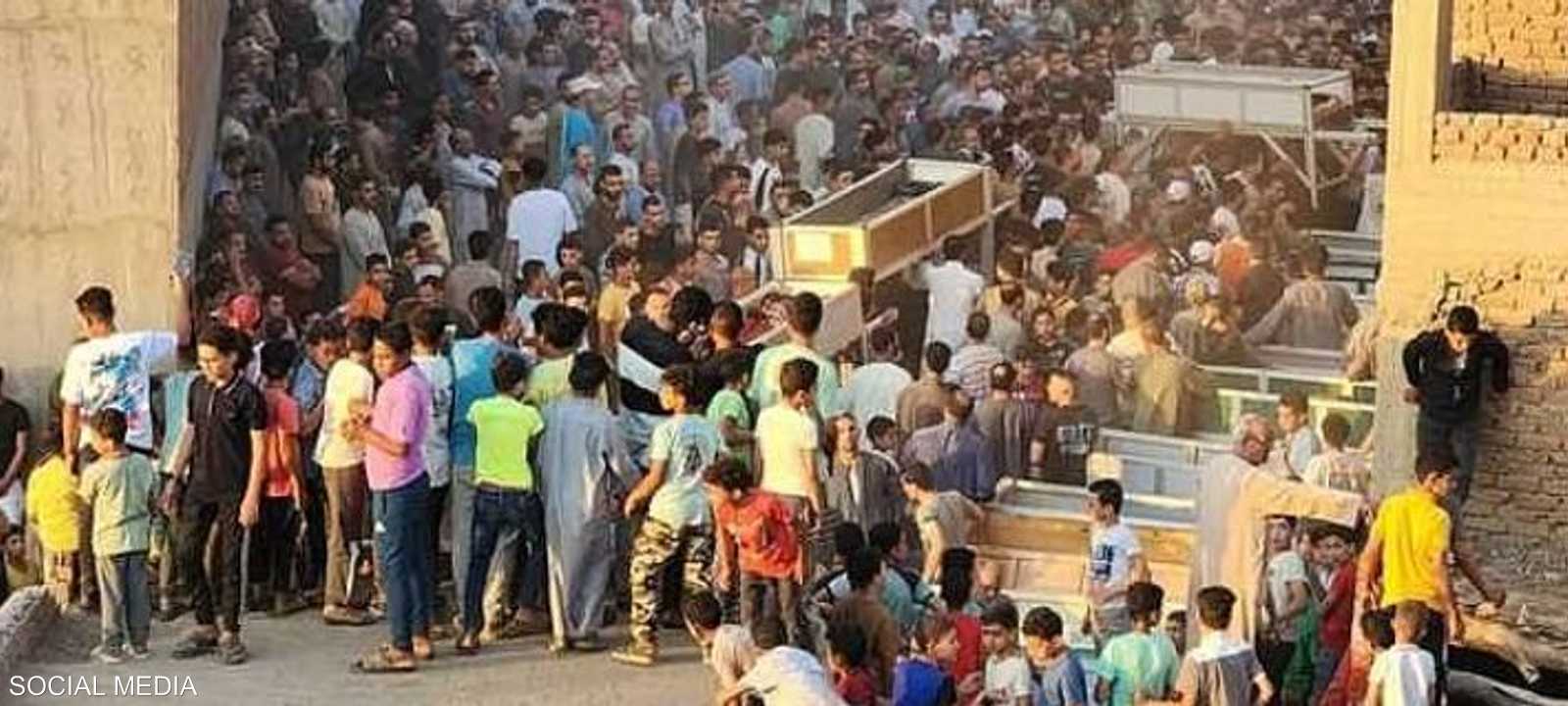 توافد الآلاف من سكان قرية كفر السنابسة لتشييع جثامين الفتيات