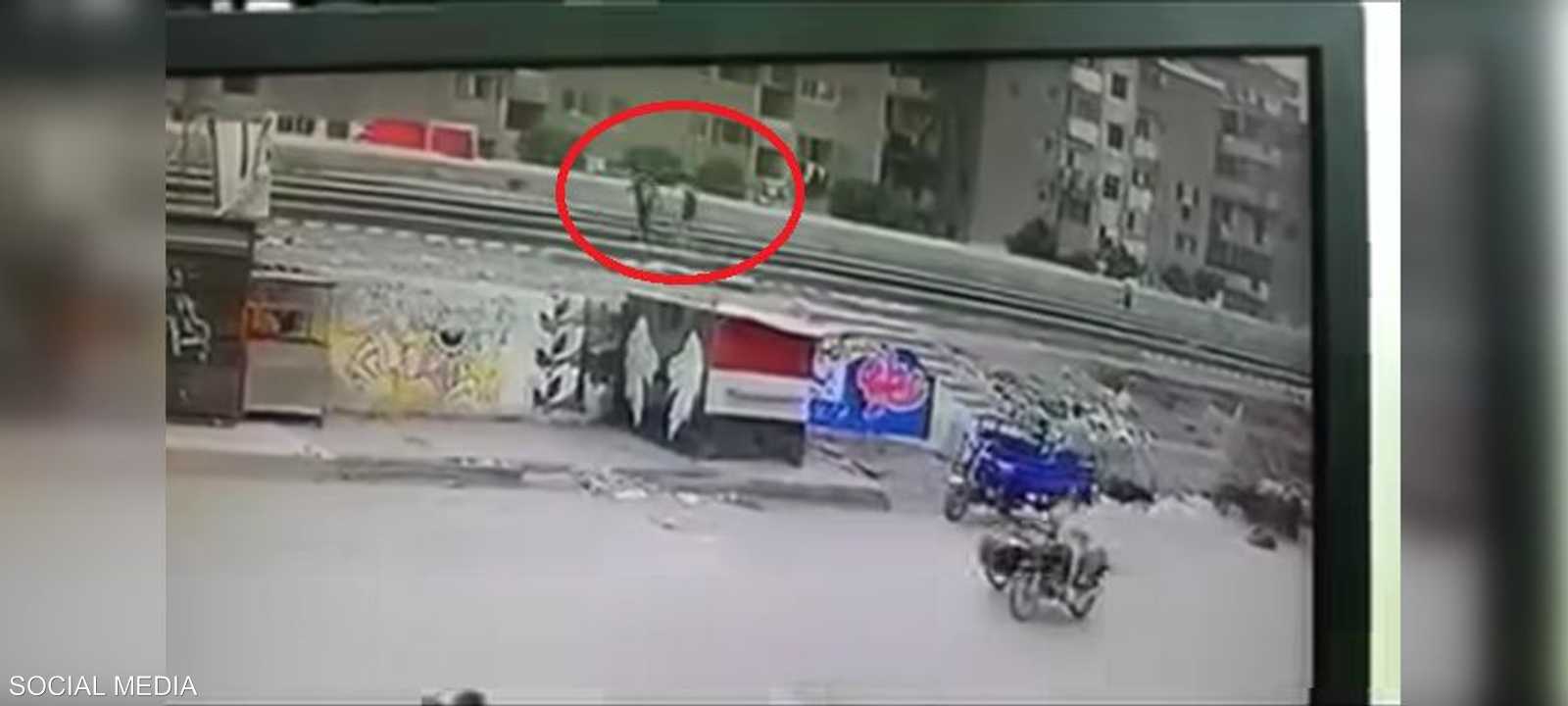 وقع الحادث أثناء محاولة يوسف عبور مزلقان للسكك الحديدية