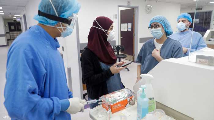 أرشيفية لأطباء في لبنان