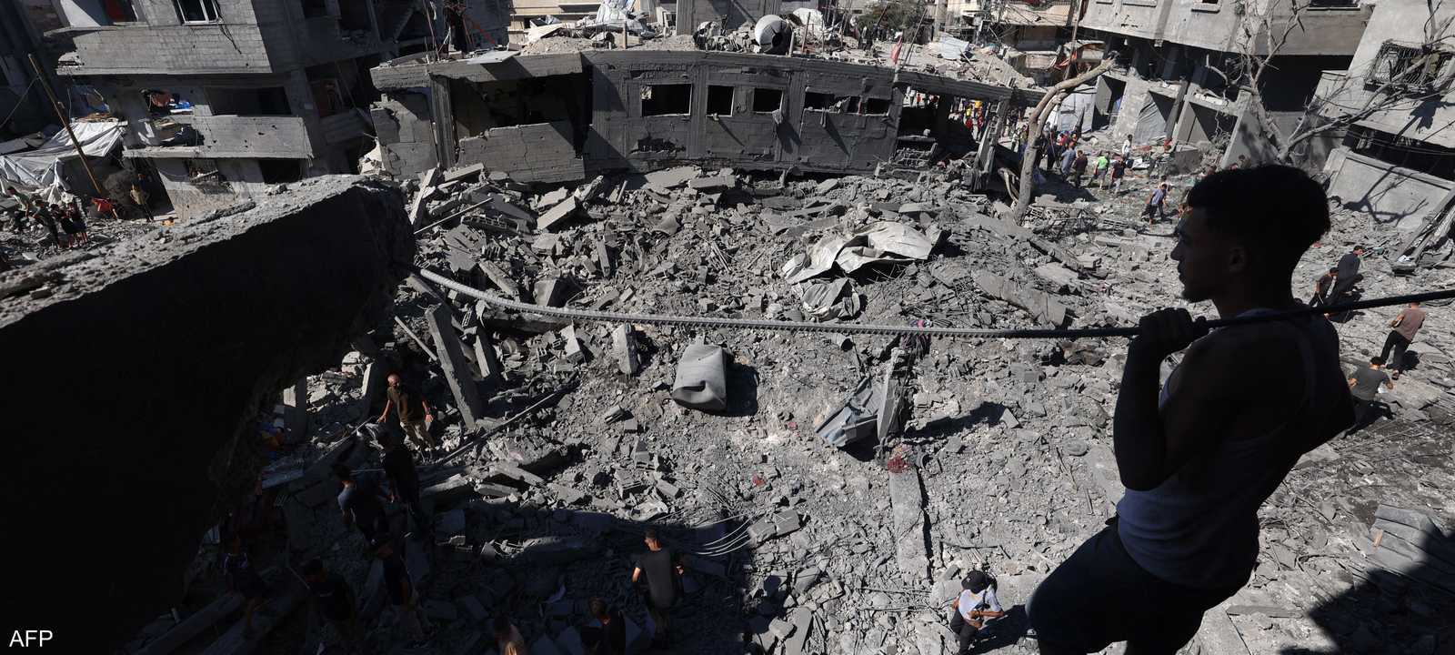 مخيم البريج وسط قطاع غزة بعد ضربة إسرائيلية.. أرشيفية