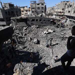 مخيم البريج وسط قطاع غزة بعد ضربة إسرائيلية.. أرشيفية