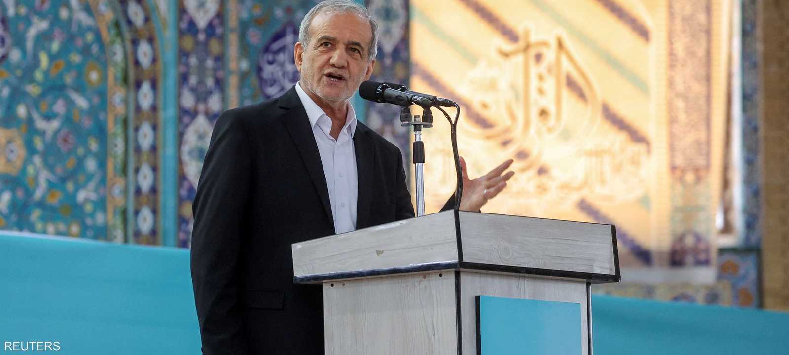 الرئيس الإيراني أجرى المقابلة مع كارلسون عن بعد