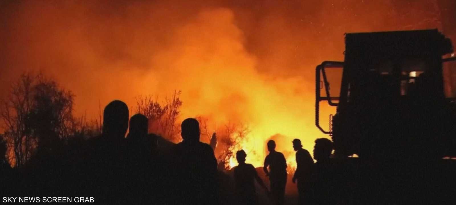 الدفاع المدني السوري يكافح الحرائق المستمرة في ريف اللاذقية