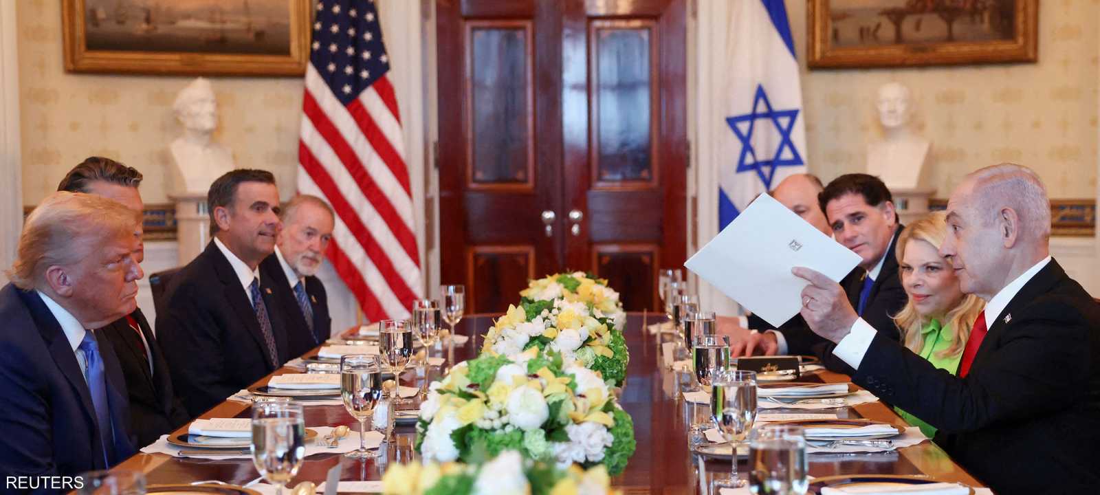 نتنياهو يسلّم ترامب رسالة ترشيحه لجائزة "نوبل"