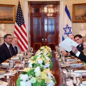 نتنياهو يسلّم ترامب رسالة ترشيحه لجائزة "نوبل"