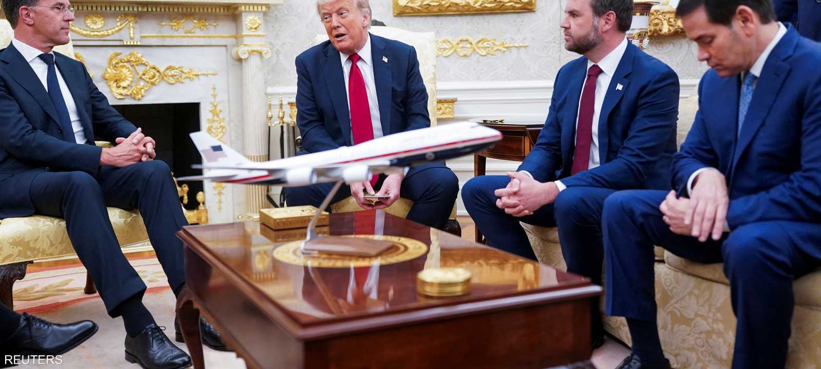 ترامب خلال لقاءه مع الأمين العام للناتو