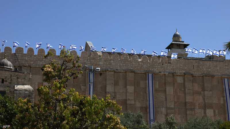 أعلام إسرائيلية ترتفع على الحرم الإبراهيمي في الخليل - أرشيف
