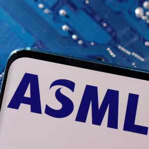 شركة "إيه إس إم إل" الهولندية لصناعة ماكينات صنع أشباه الموص