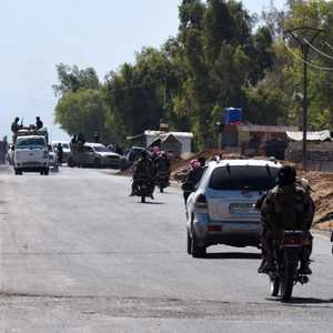 مسلحون من العشائر البدوية طريق قرية المزرعة في السويداء