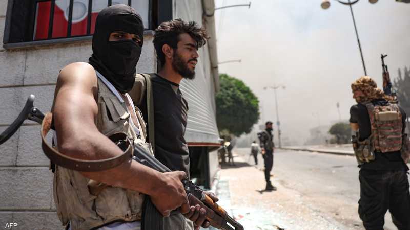 أسفرت الاشتباكات عن مقتل أكثر من 900 شخص