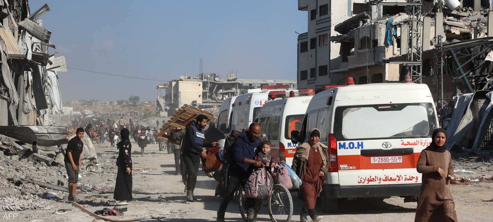 سيارات إسعاف في غزة