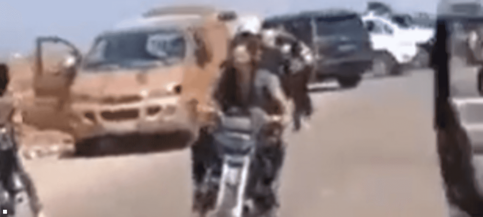 اقتحمت العشائر البدوية قرية عريقة لتحرير الأسرى