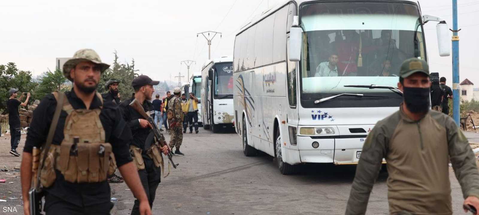 حافلات تجلي المحتجزين من مدينة السويداء