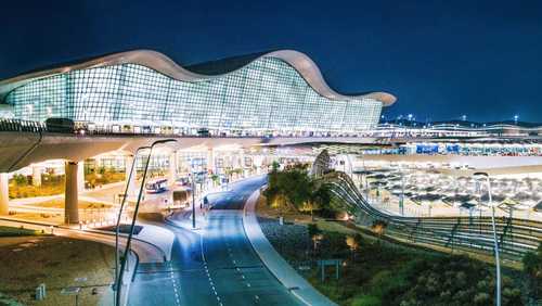 مطار زايد الدولي