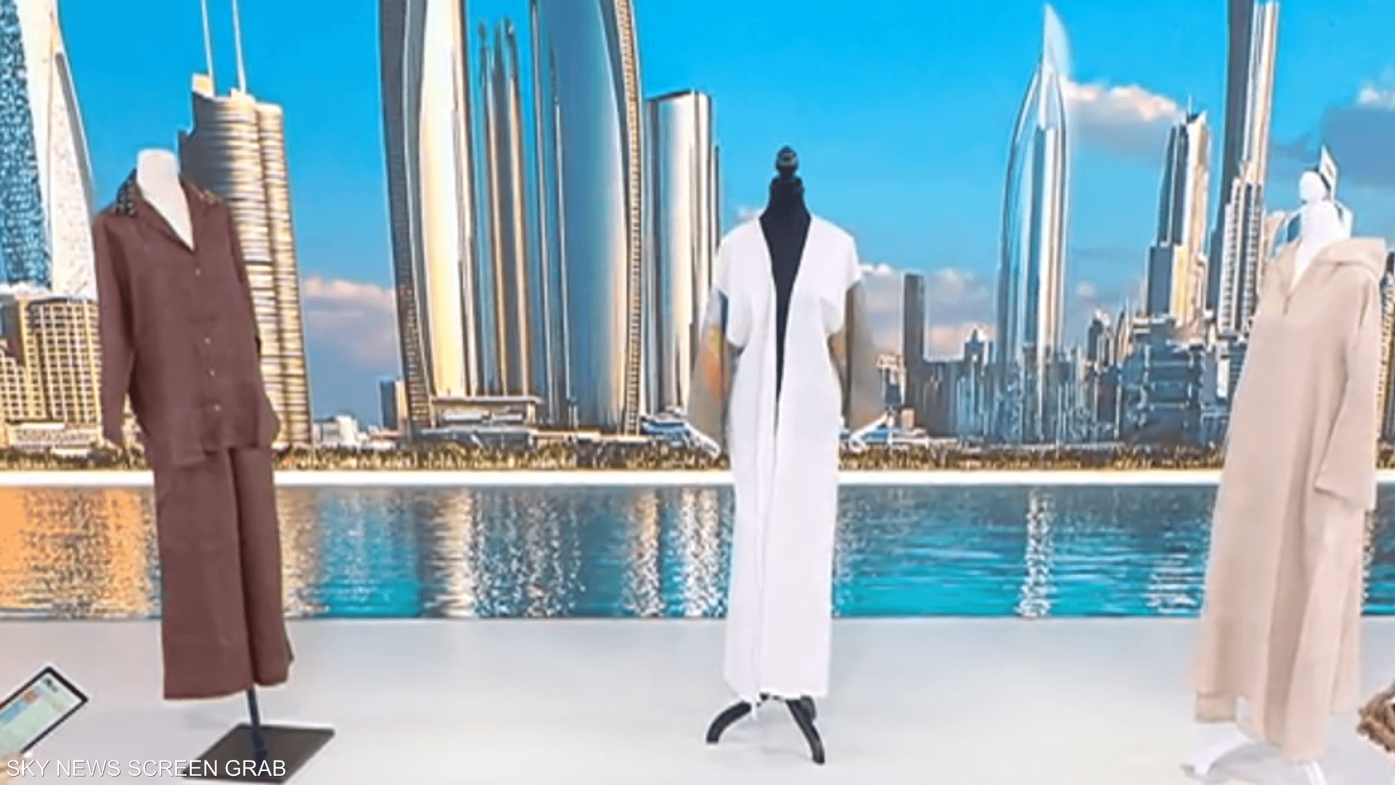 المصممة هبة البشير تشتهر باستخدام قماش "الدمور" في تصاميمها