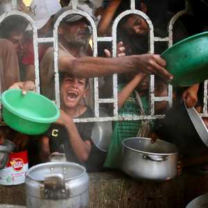 صراع يومي على الطعام الشحيح في خان يونس