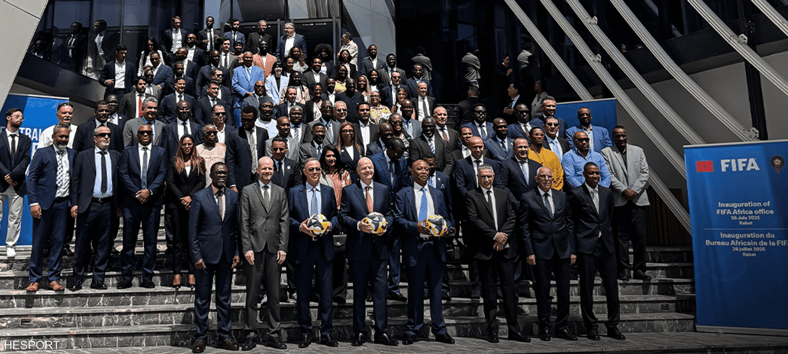 أمام المقر الإقليمي الجديد للفيفا في الرباط