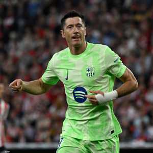 مهاجم برشلونة ليفاندوفسكي