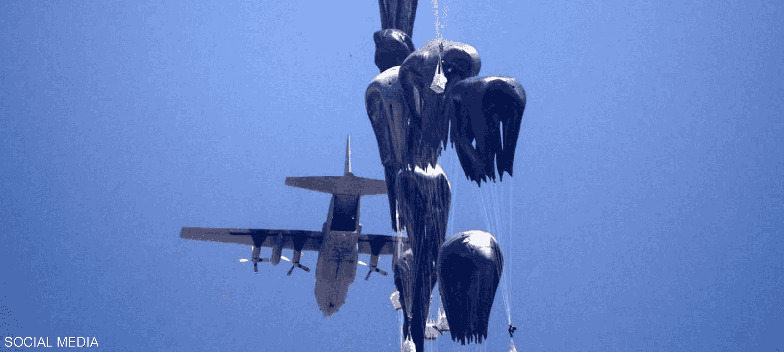 إسقاط مساعدات على غزة