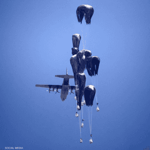 إسقاط مساعدات على غزة