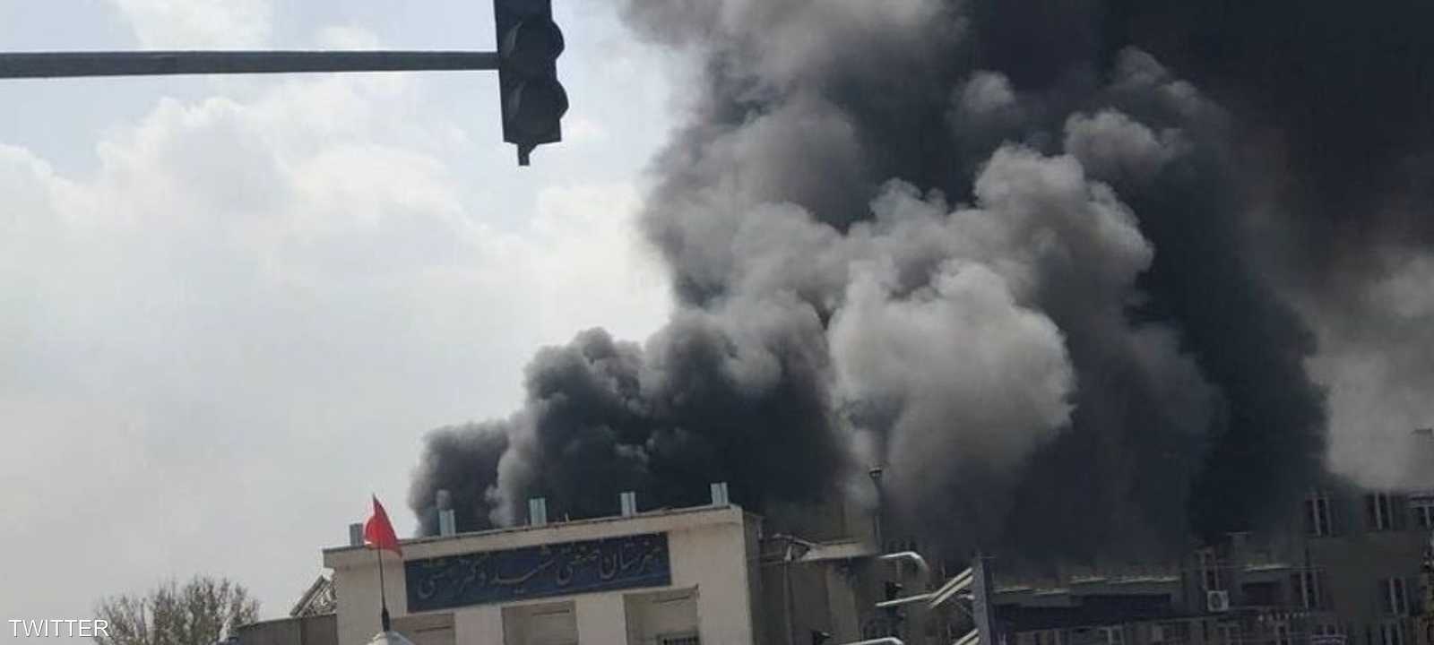 من الحريق في محيط مستشفى القائم بمشهد الإيرانية