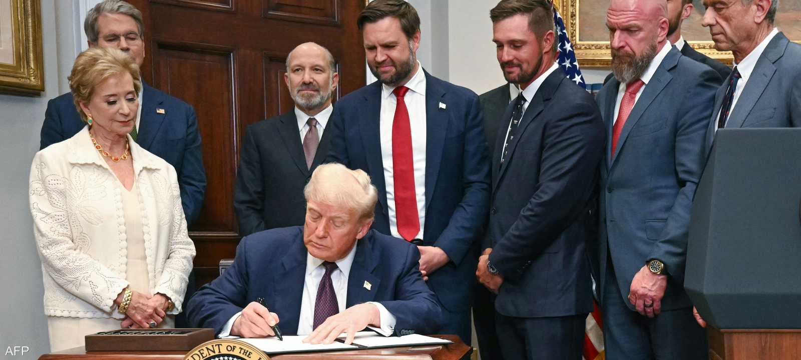 ترامب يوقع أمرا تنفيذيا يتعلق بالرسوم الجمركية