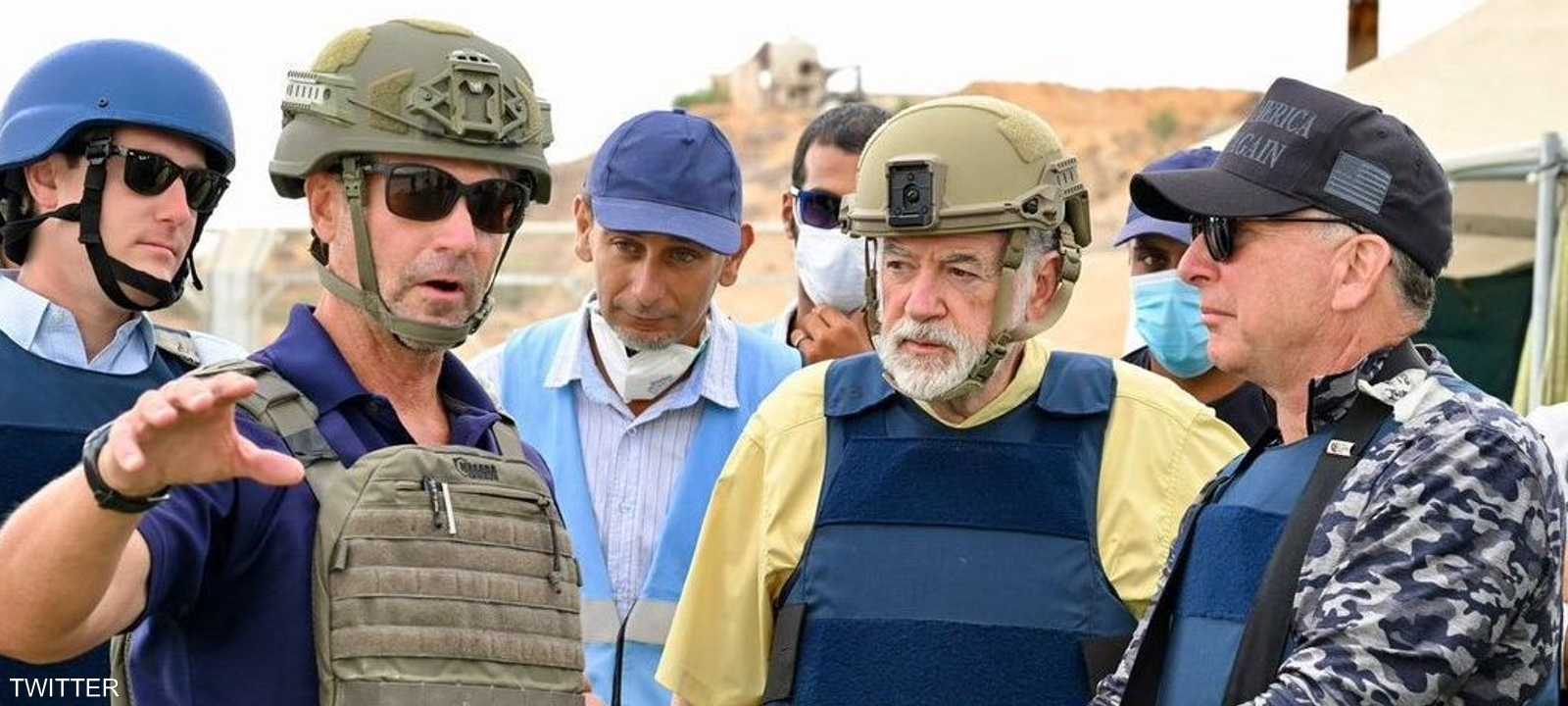 ويتكوف وسفير أميركا في إسرائيل خلال زيارتهما لمركز مساعدات