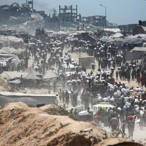 أهالي غزة يعاون من الجوع ونقص المواد الغذائية