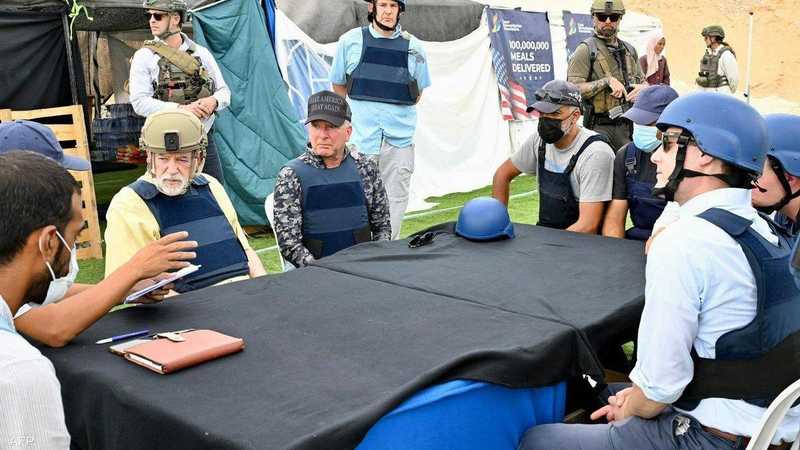 ستيف ويتكوف (يمين) في غزة بجانب مايك هاكابي (يسار)