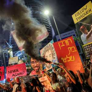 متظاهرون في تل أبيب يطالبون بوقف الحرب التوصل لصفقة بشأن الر