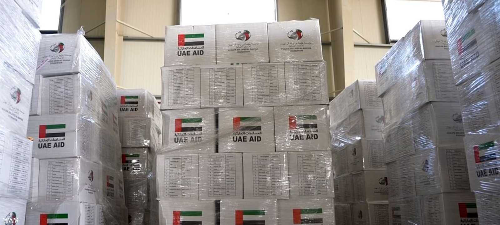 الإمارات تنفذ الإنزال الجوي الـ62 وتدخل 40 شاحنة غذائية لغزة