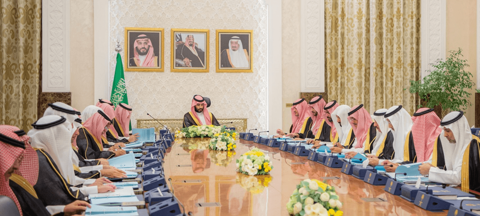 جانب من جلسة مجلس الوزراء السعودي في نيوم.