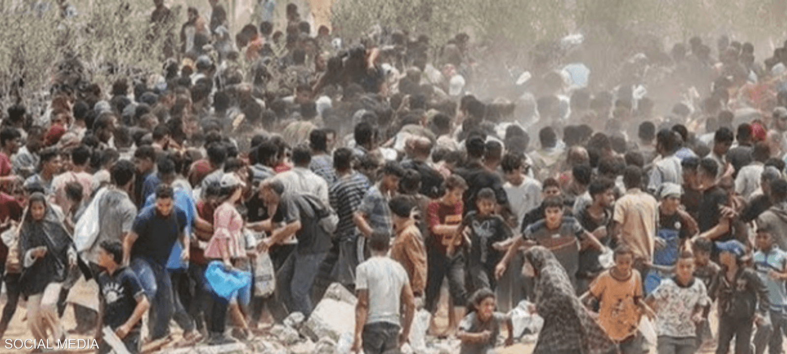 وقع الحادث أثناء محاولة حشود من السكان الوصول إلى المساعدات