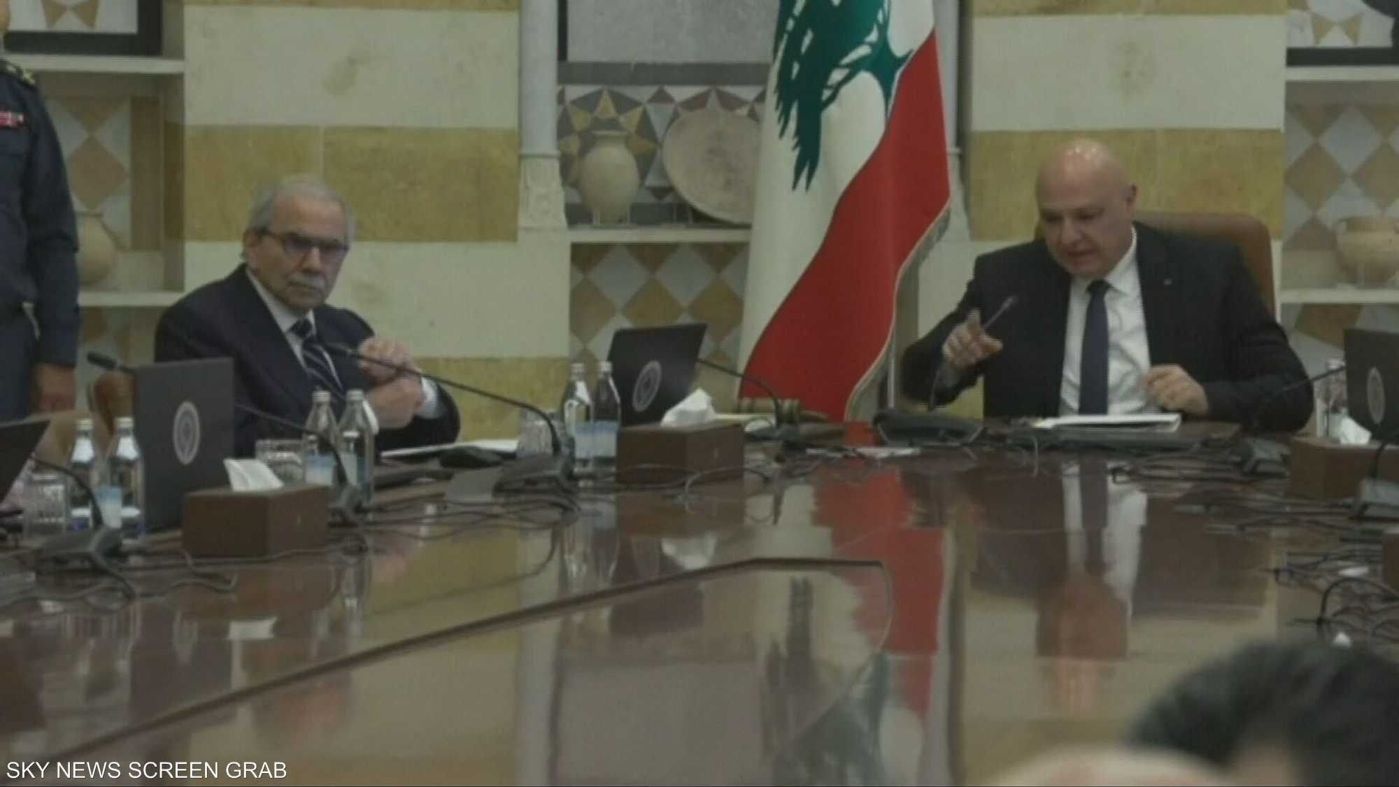 لبنان يؤجل البت بقضية حصر السلاح ويكلف الجيش بوضع خطة