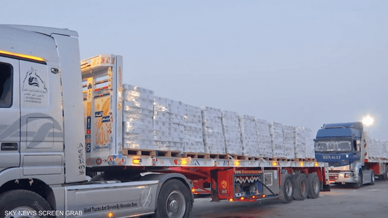 قافلة مساعدات إماراتية جديدة تضم نحو 540 طناً تتجه إلى غزة