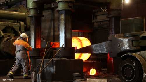 شركة ديروستال - عامل في مصنع للصلب - ألمانيا