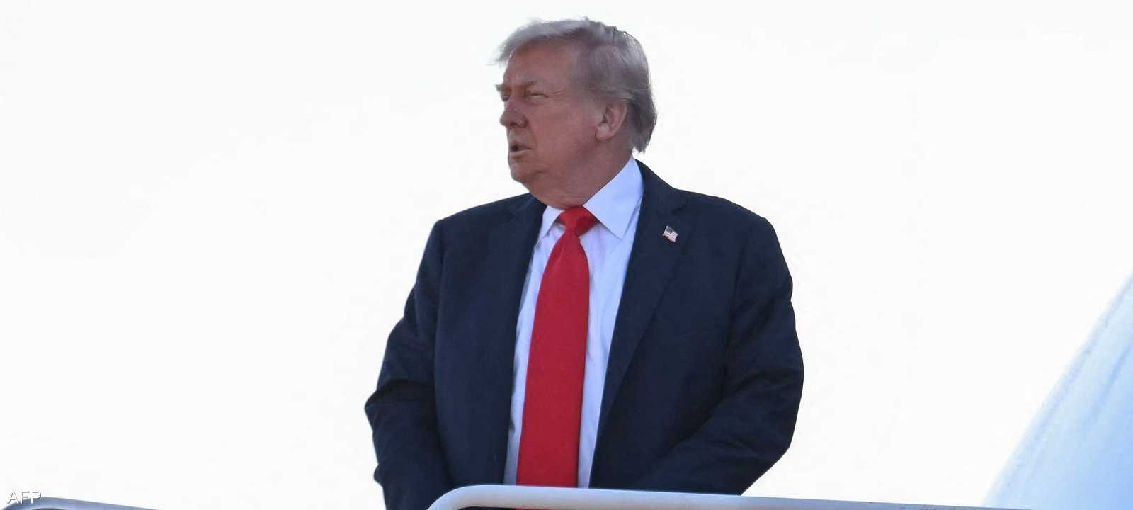 الرئيس الأميركي دونالد ترامب قبيل مغادرته إلى ألاسكا