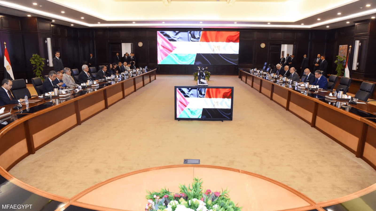 بدر عبد العاطى يستقبل محمد مصطفى