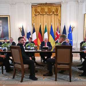 ترامب وزيلينسكي والقادة الأوروبيون