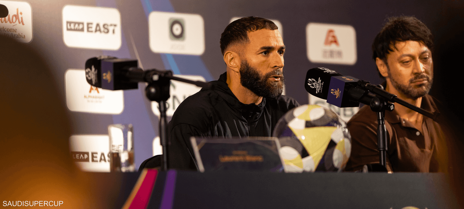 مهاجم الاتحاد كريمة بنزيمة في مؤتمر صحفي