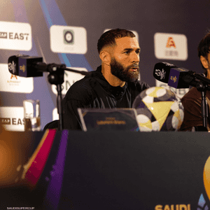 مهاجم الاتحاد كريمة بنزيمة في مؤتمر صحفي