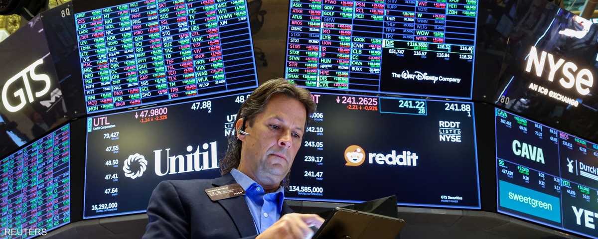 شركات "وول ستريت" تبدي مرونة أمام اختبار الرسوم.. ما السر؟